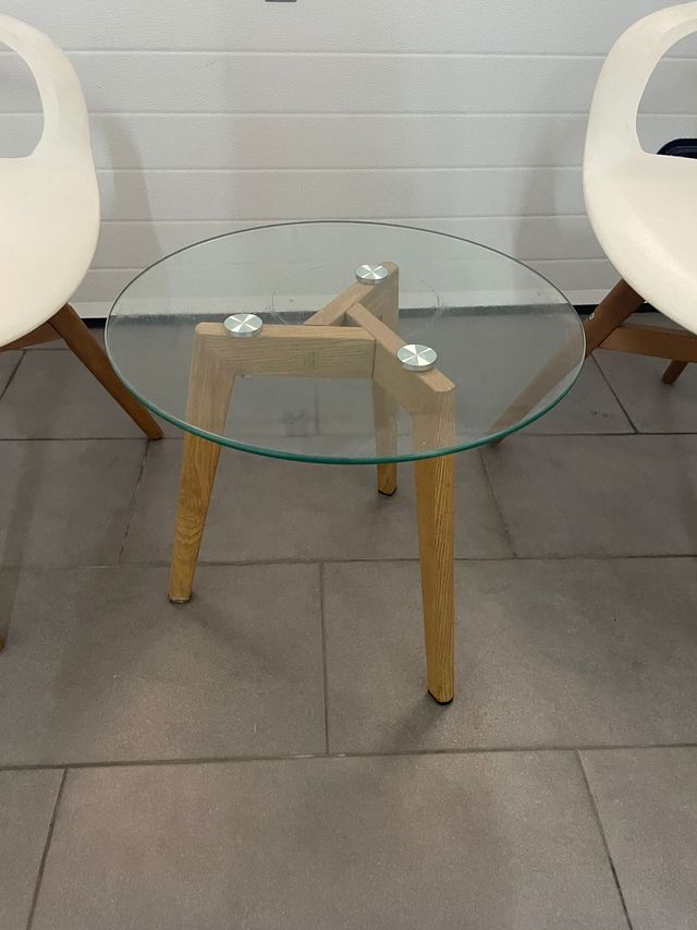 Conjunto sillas y mesa auxiliar