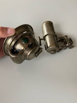 Farol antiguo de bicicleta muy bueno