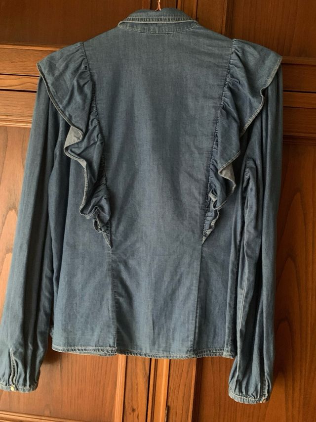 Camisa vaquera volantes Stradivarius