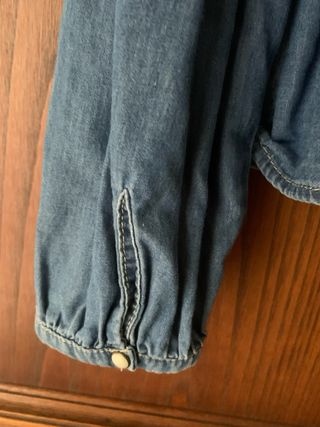 Camisa vaquera volantes Stradivarius