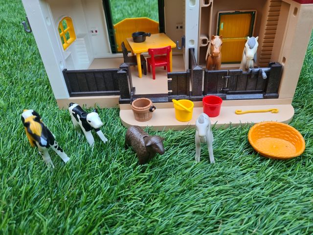 Granja y accesorios de playmobil