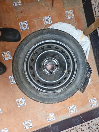 Rueda citroen c3 

165/65 R 14
