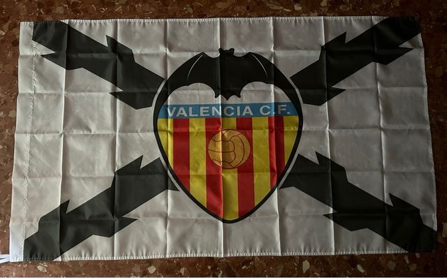Bandera ValenciaCF cruz de Borgoña
