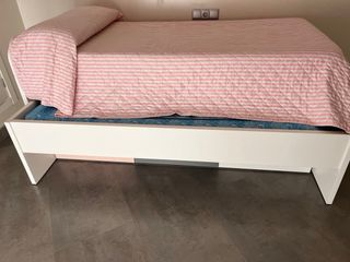 Cama mido y escritorio