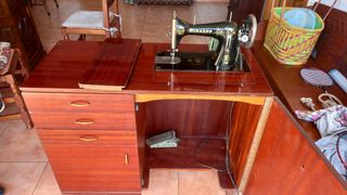 Máquina de coser antigua