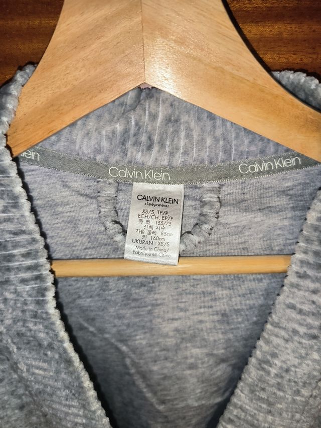 Bata marca Calvin Klein