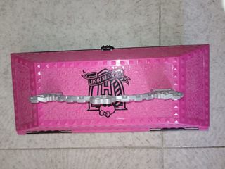 Lote mobiliario Monster High