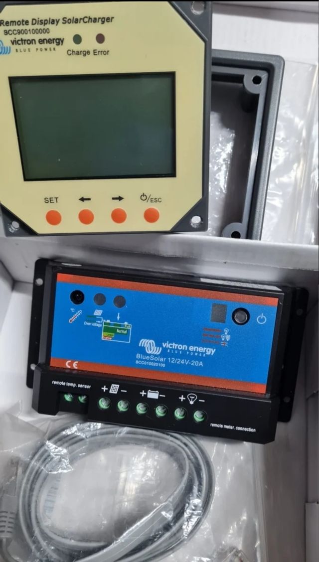 Panel y regulador solar Victron