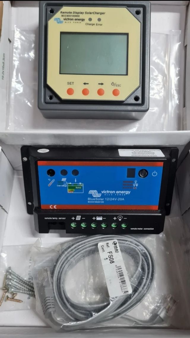 Panel y regulador solar Victron