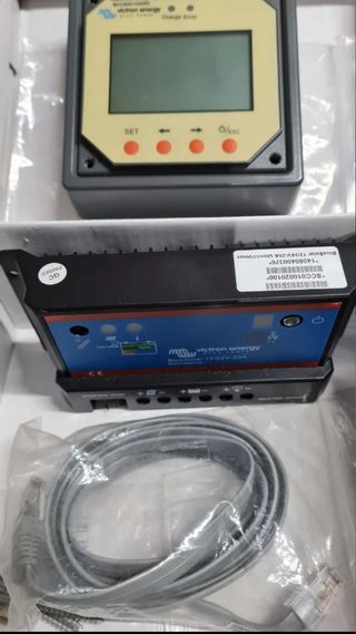 Panel y regulador solar Victron