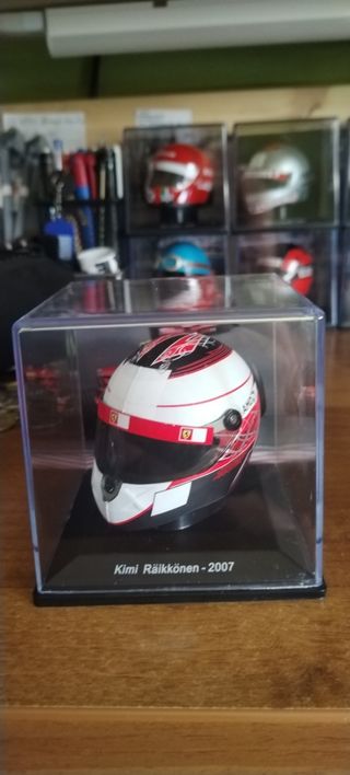 Caschi ferrari