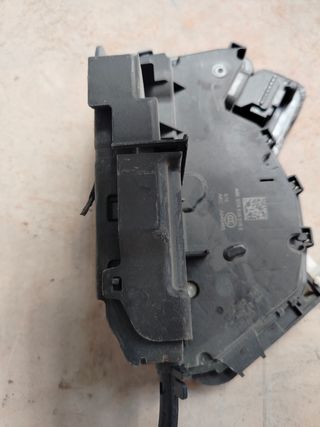 Cerradura trasera derecha Skoda fabia