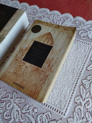 Lote de dos libros de Ken Follet