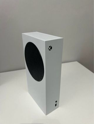 Xbox Series S – Como nueva + mando original +FC25