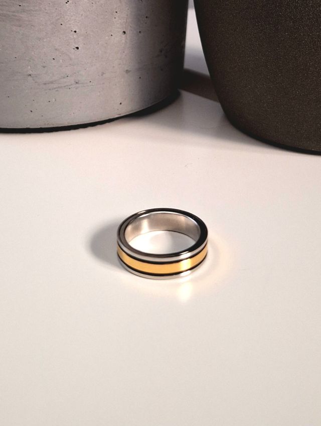 Anillo de acero dos colores
