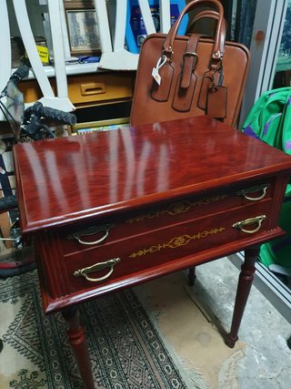 Mesa auxiliar cajonera