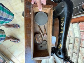 Maquina de coser SINGER