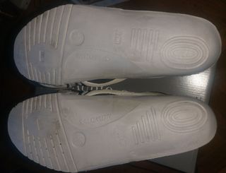 Zapatillas montaña Salomón con suela en mal estado
