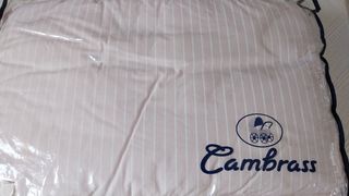 Conjunto protector y colcha de cuna