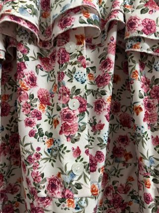 Abito floreale con balze