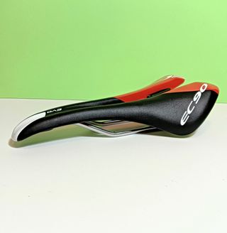 Sillín para bicicleta de carretera negro/rojo
