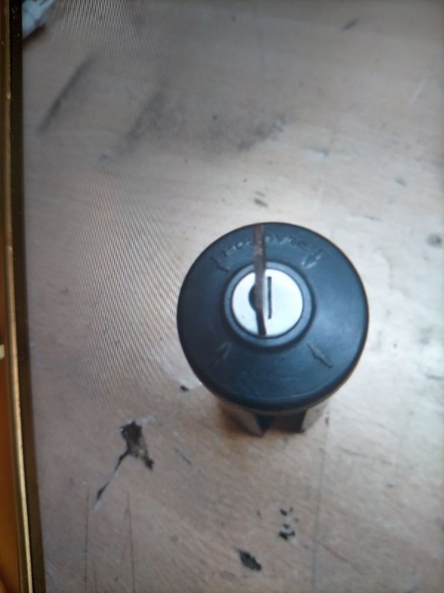 Vespino tapón de gasolina