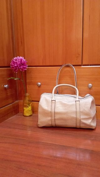 Bolso con asas