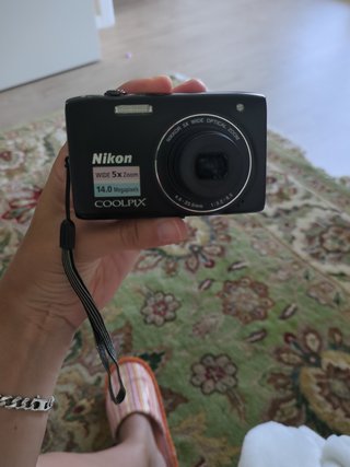 Cámara digital Nikon Coolpix S3100 + funda GRATIS