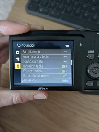 Cámara digital Nikon Coolpix S3100 + funda GRATIS