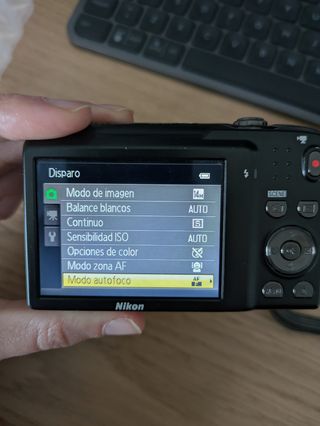 Cámara digital Nikon Coolpix S3100 + funda GRATIS