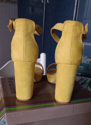 Sandalias de tacón alto