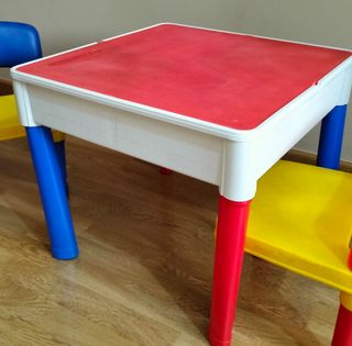 Mesa infantil juegos.