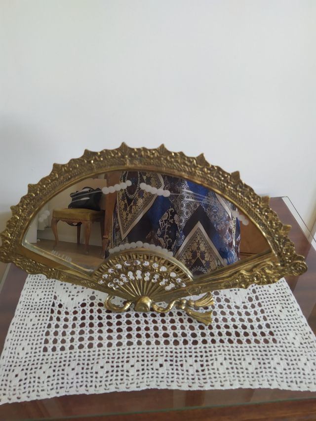 Espejo-abanico decorativo