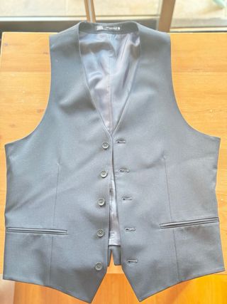 Traje Zara. chaleco + pantalones