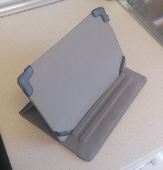 Funda protector tablet 10" a 10,5" negra