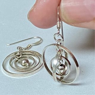 Pendientes de diseño“ ATOMOS” con plata de ley 925