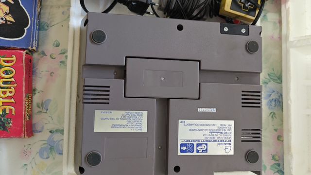 NINTENDO NES+2 TELECOMANDI+GIOCHI
