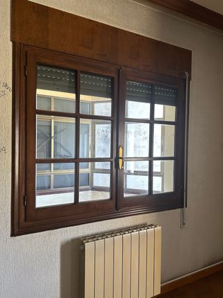 Ventanas de madera con persiana