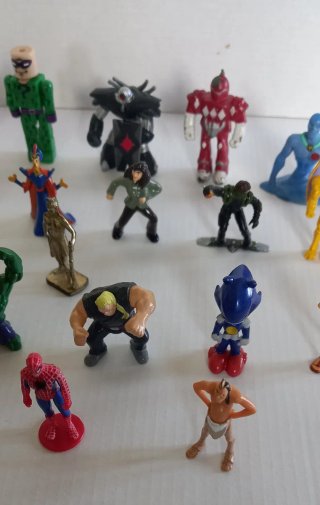 Personaggi mignon assortiti