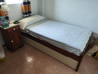 Dormitorio juvenil, completo de muebles.