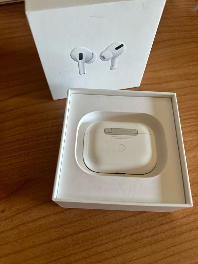 Estuche Airpods Pro, 1