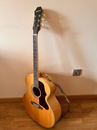 Guitarra acústica - Epiphone EJ200 Artist