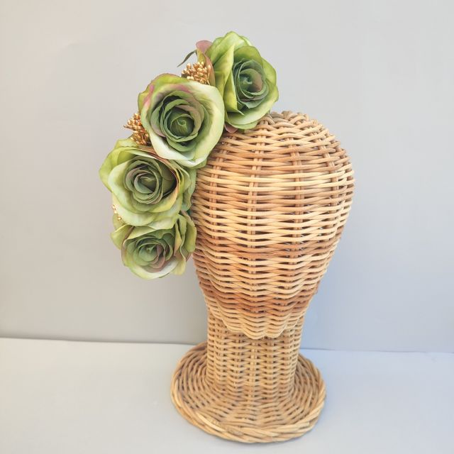 Corona de rosas verdes de flamenca