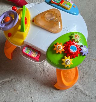 Mesa actividad bebe