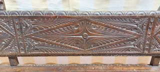 Banco antiguo madera roble maciza tallada.