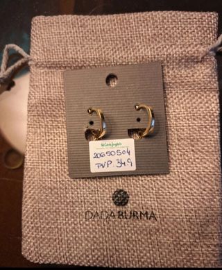 Pendientes de aro con una cruz