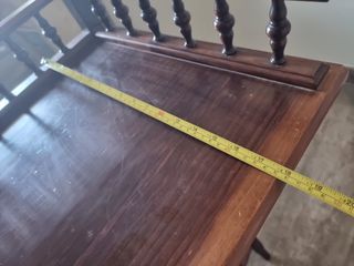 Mesa auxiliar de madera