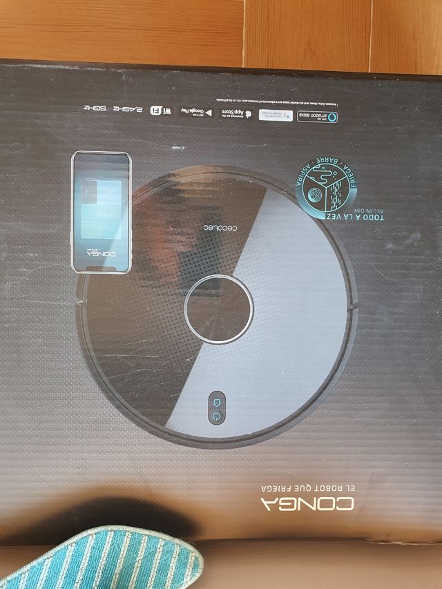 Robot aspirador y friega CONGA 4090