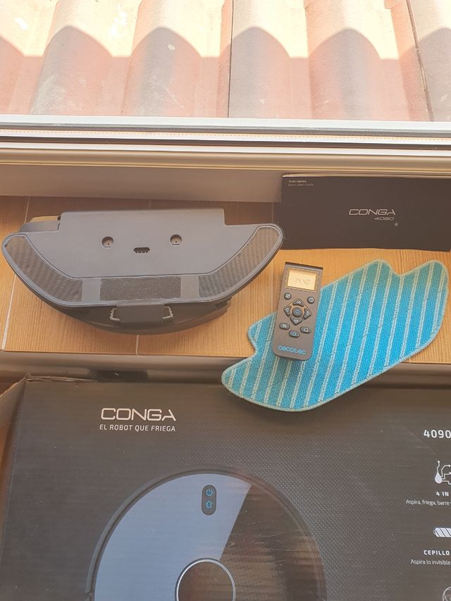 Robot aspirador y friega CONGA 4090