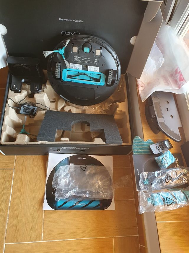 Robot aspirador y friega CONGA 4090